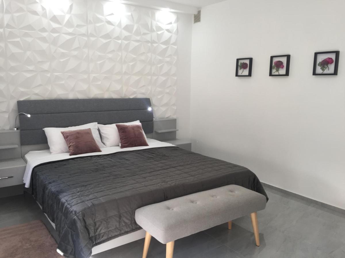 Apartman Sonas 2 With Free Private Parking Karlovac Exterior photo