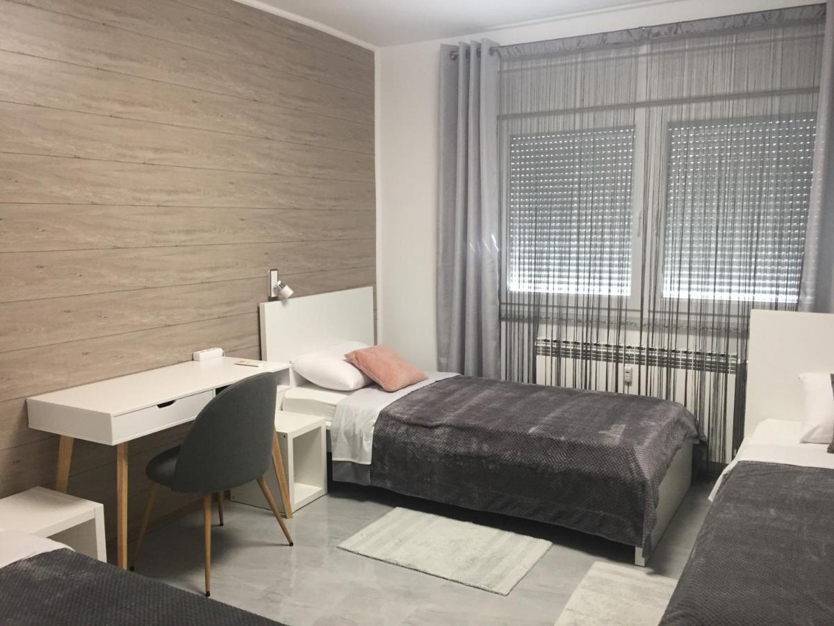 Apartman Sonas 2 With Free Private Parking Karlovac Exterior photo