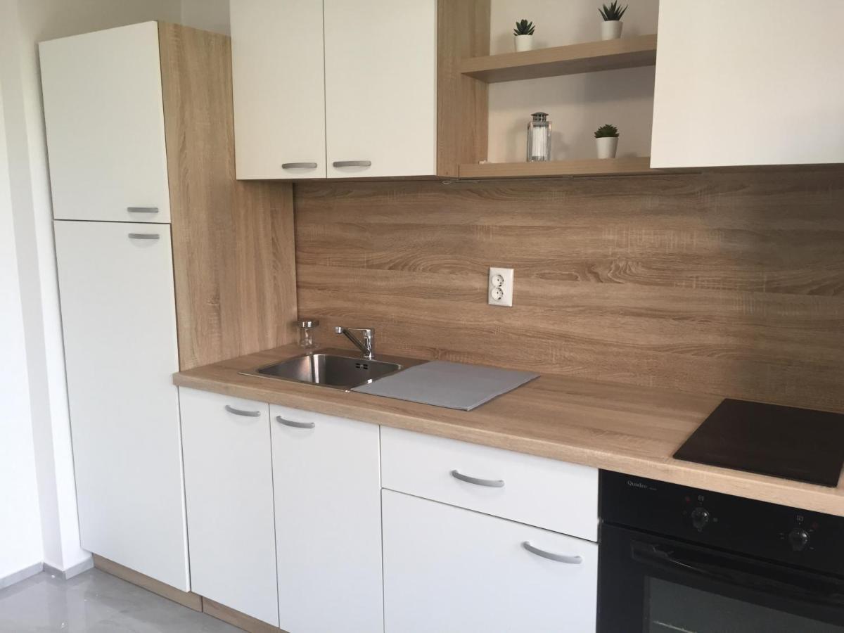 Apartman Sonas 2 With Free Private Parking Karlovac Exterior photo